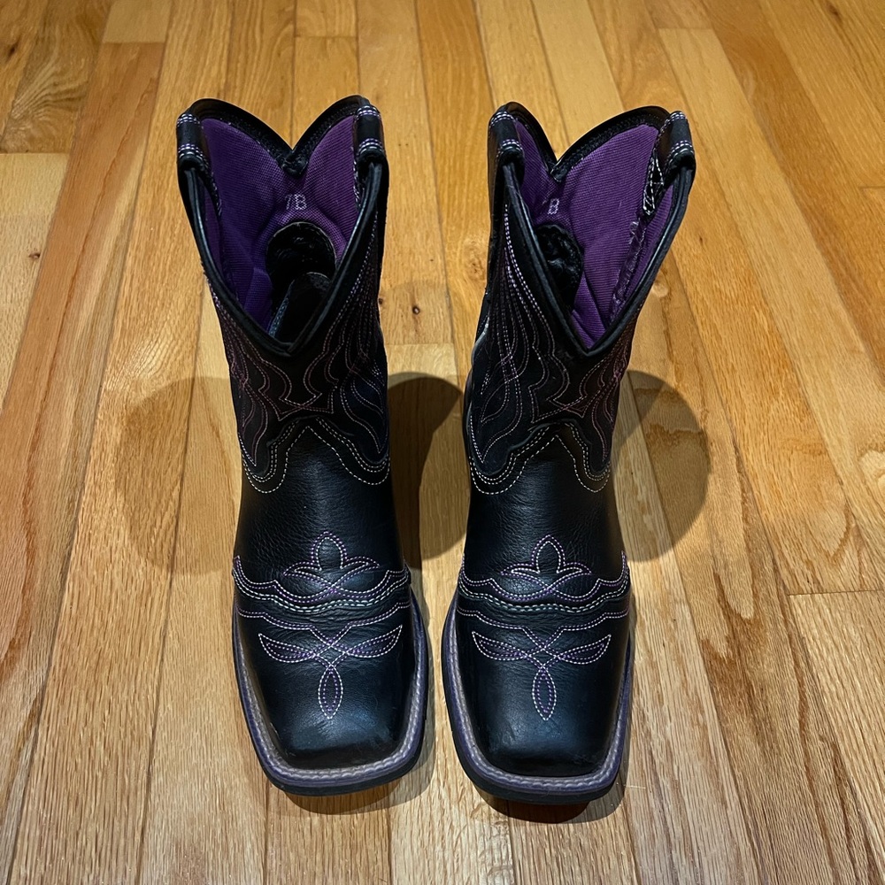 Ariat Fatbaby Square Toe Boots, Black Leather, Purple & White Stitching Size 7